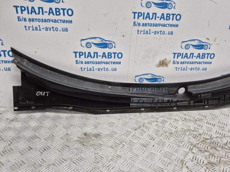 Дефлектор дворников Outlander 2003-2006 cu 2.4 бензин 4G69