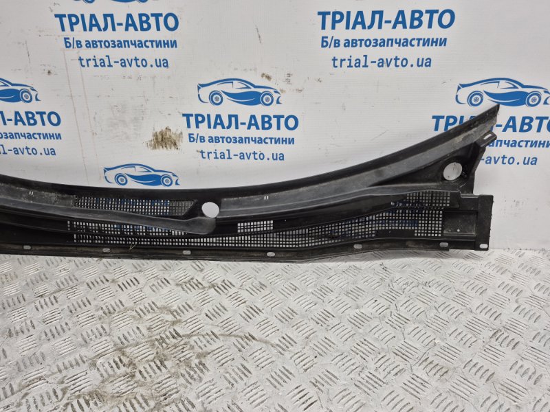 Дефлектор дворников Mitsubishi Outlander cu 2.4 бензин 4G69