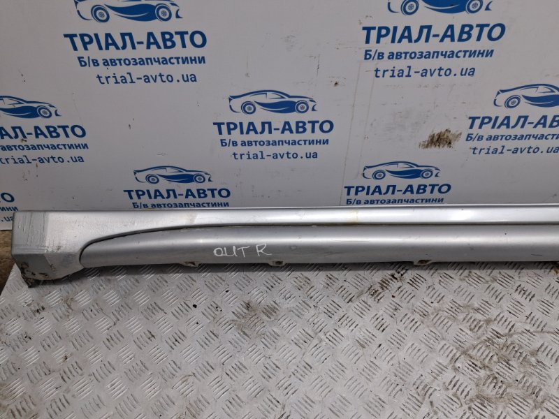 Накладка порога внешняя правая Outlander 2003-2006 cu 2.4 бензин 4G69