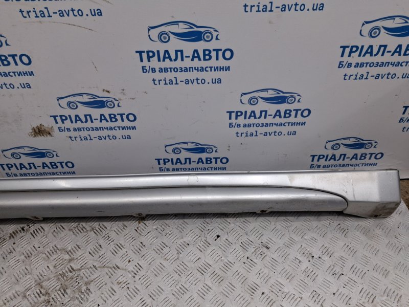 Накладка порога внешняя правая Mitsubishi Outlander cu 2.4 бензин 4G69