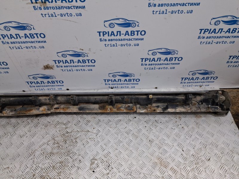 Накладка порога внешняя левая Outlander 2003-2006 cu 2.4 бензин 4G69