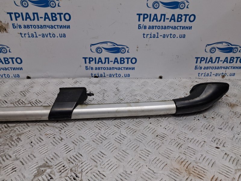 Рейлинг на крышу левый Outlander 2003-2006 cu 2.4 бензин 4G69