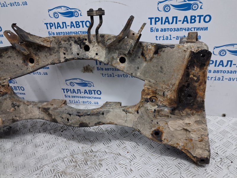 Балка задней подвески Outlander 2003-2006 cu 2.4 бензин 4G69