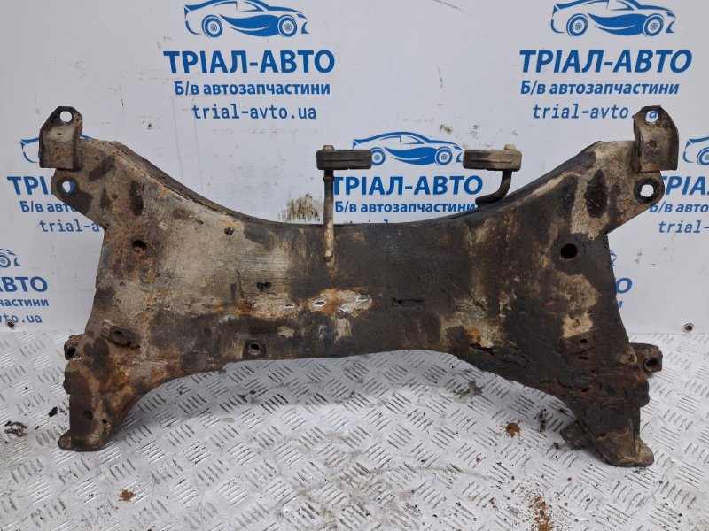 Балка передней подвески Outlander 2003-2006 cu 2.4 бензин 4G69