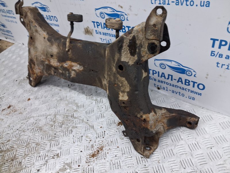 Балка передней подвески Outlander 2003-2006 cu 2.4 бензин 4G69