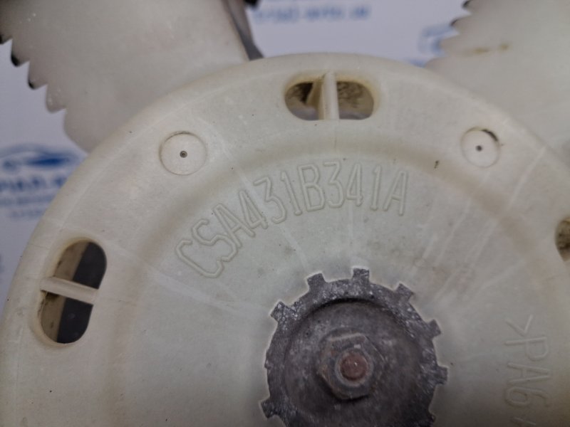 Диффузор с вентилятором радиатора Outlander 2003-2006 cu 2.4 бензин 4G69