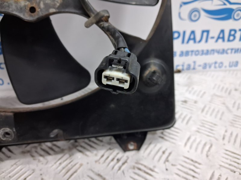 Диффузор с вентилятором радиатора Outlander 2003-2006 cu 2.4 бензин 4G69