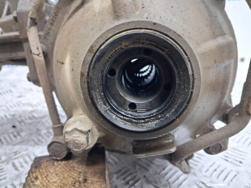 Раздаточная коробка Outlander 2003-2006 cu 2.4 бензин 4G69