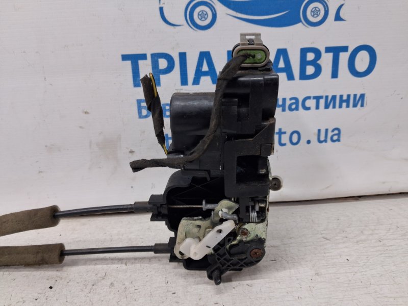 Замок двери задний правый SsangYong Korando C200 2.0 diesel D20Dt