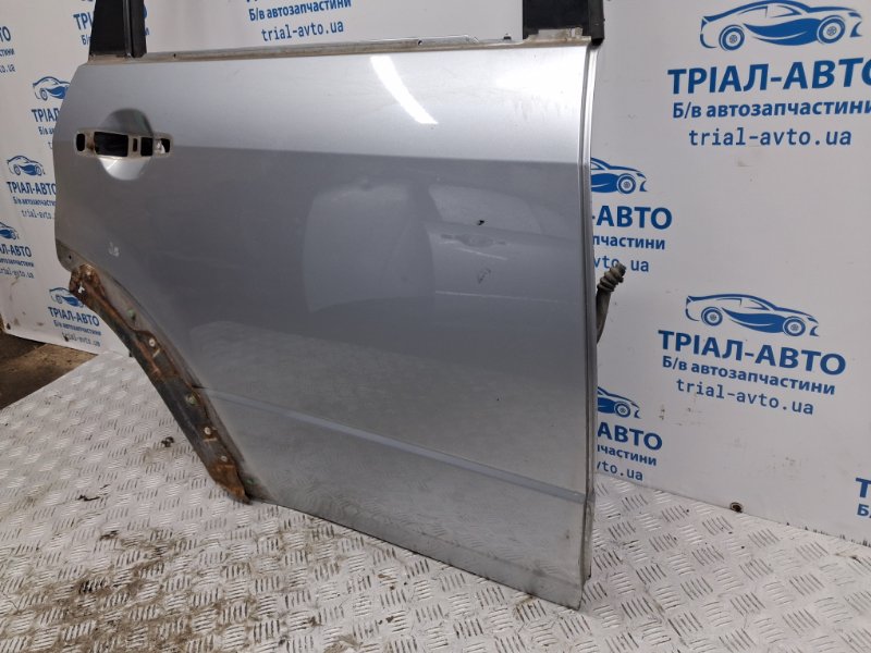 Дверь задняя правая Outlander 2003-2006 cu 2.4 бензин 4G69 Дверь задняя правая Outlander 2003-2006 cu 2.4 бензин 4G69