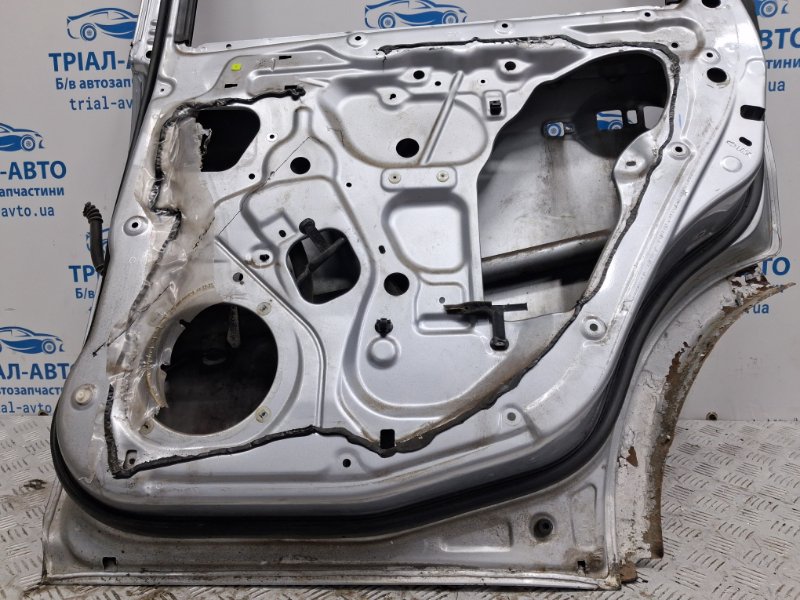 Дверь задняя правая Outlander 2003-2006 cu 2.4 бензин 4G69 Дверь задняя правая Outlander 2003-2006 cu 2.4 бензин 4G69