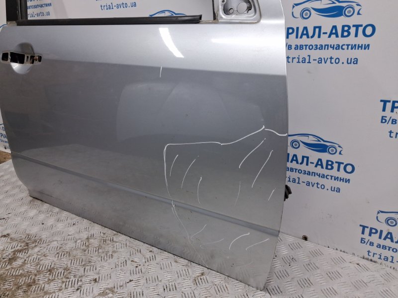 Дверь передняя правая Outlander 2003-2006 cu 2.4 бензин 4G69