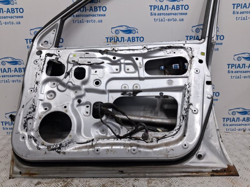 Дверь передняя правая Outlander 2003-2006 cu 2.4 бензин 4G69