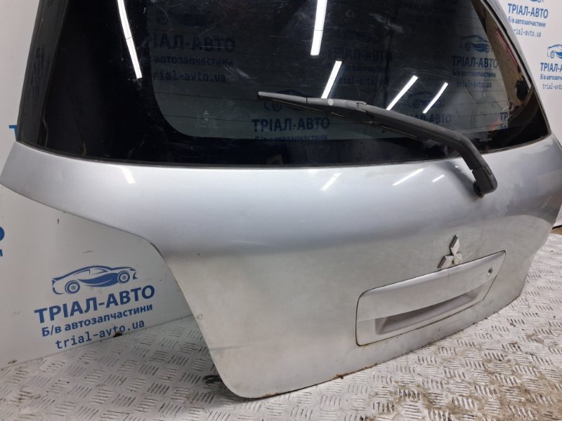 Крышка багажника Рестайлинг Outlander 2003-2006 cu 2.4 бензин 4G69 Крышка багажника Рестайлинг Outlander 2003-2006 cu 2.4 бензин 4G69