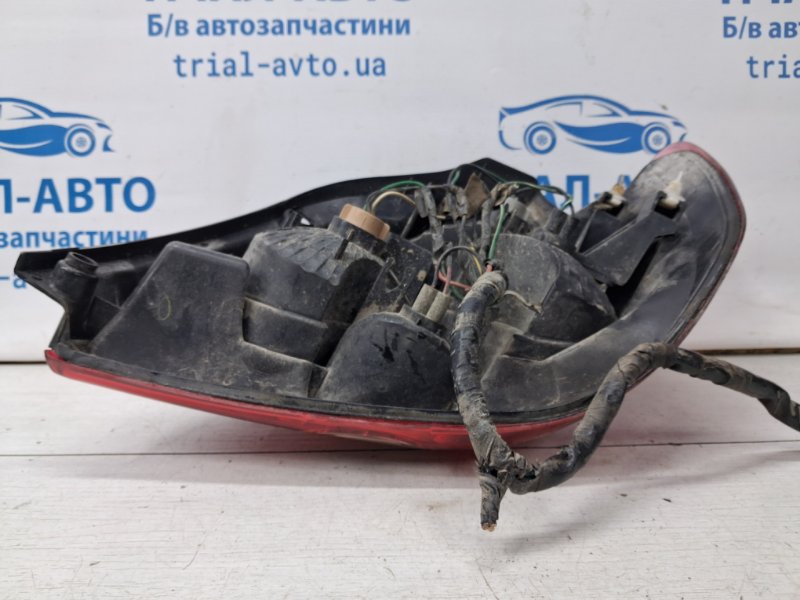 Фонарь задний внешний левый Outlander 2003-2006 cu 2.4 бензин 4G69 Фонарь задний внешний левый Outlander 2003-2006 cu 2.4 бензин 4G69