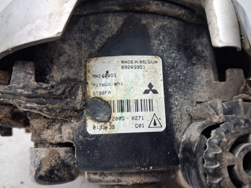 Фара противотуманная правая Outlander 2003-2006 cu 2.4 бензин 4G69