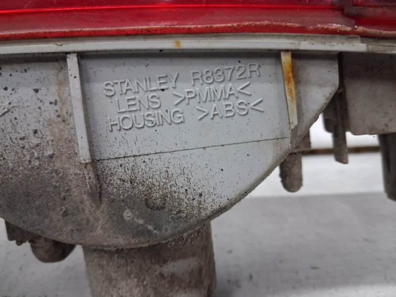 Катафот правый Outlander 2003-2006 cu 2.4 бензин 4G69