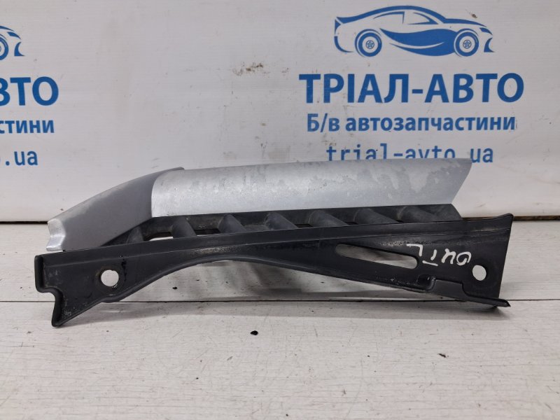 Решетка переднего бампера левая Mitsubishi Outlander cu 2.4 бензин 4G69