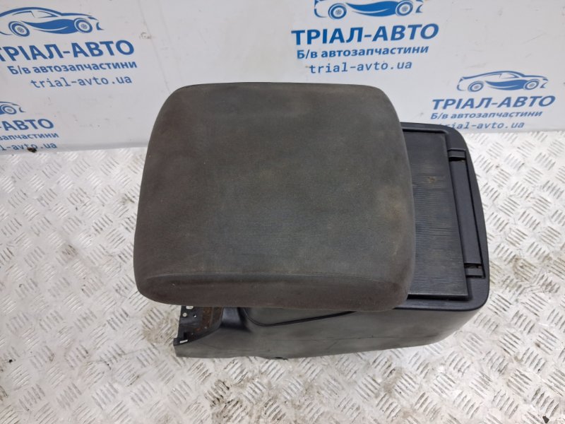 Подлокотник Pajero Wagon 2006-2022 4 3.2 Дизель 4M41