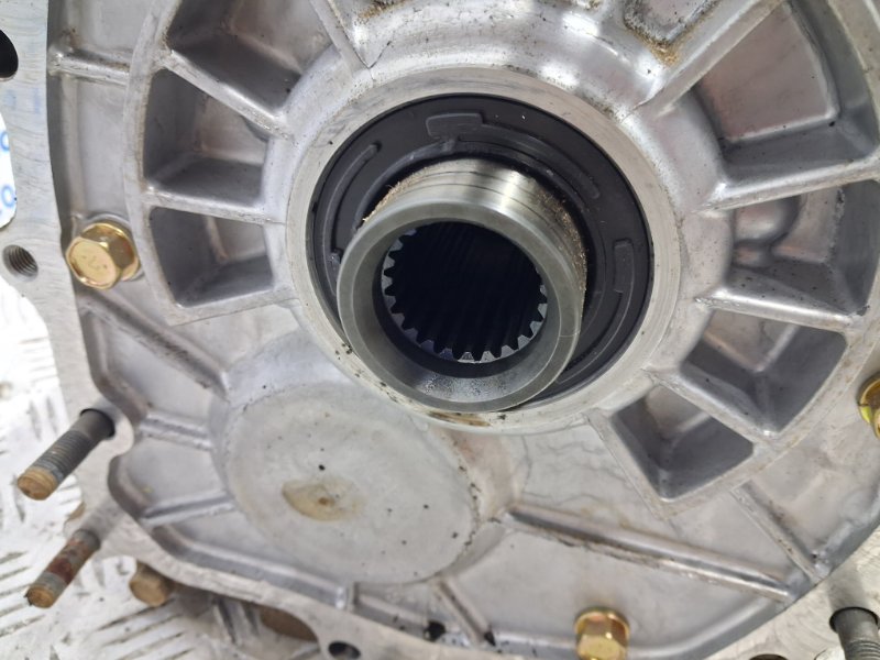 Раздаточная коробка Pajero Wagon 1999-2006 3 3.2 Дизель 4M41