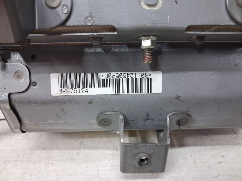 Подушка безопасности в торпеду Outlander 2003-2006 cu 2.4 бензин 4G69