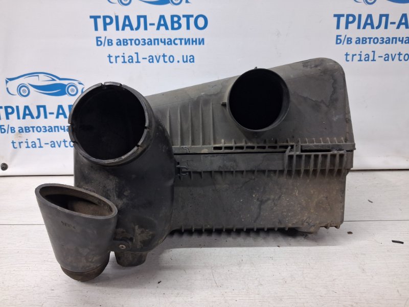 Запчасть корпус воздушного фильтра Mitsubishi Pajero Wagon 1999-2006 3 3.2 Дизель 4M41 MR404841 Б/У Корпус воздушного фильтра Mitsubishi Pajero Wagon 1999-2006 3 3.2 Дизель 4M41 MR404841 Б/У