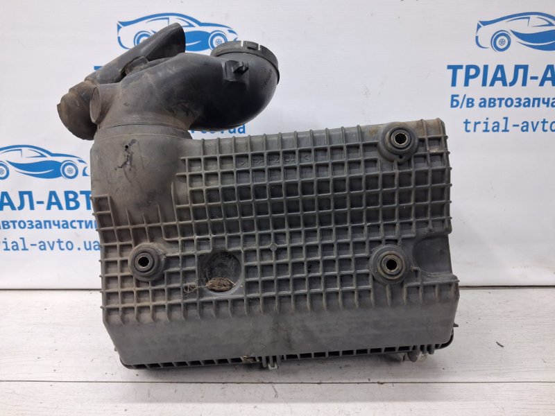 Корпус воздушного фильтра Mitsubishi Pajero Wagon 3 3.2 Дизель 4M41 Корпус воздушного фильтра Mitsubishi Pajero Wagon 3 3.2 Дизель 4M41