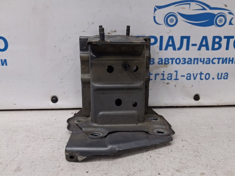 Кронштейн усилителя переднего бампера правый Nissan Juke 2010-2019 F15 1.6 turbo MR16DDT G51141KEMA Б/У