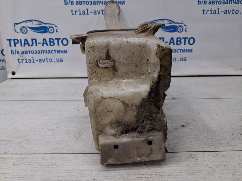 Бачок омывателя Mitsubishi Outlander cu 2.4 бензин 4G69