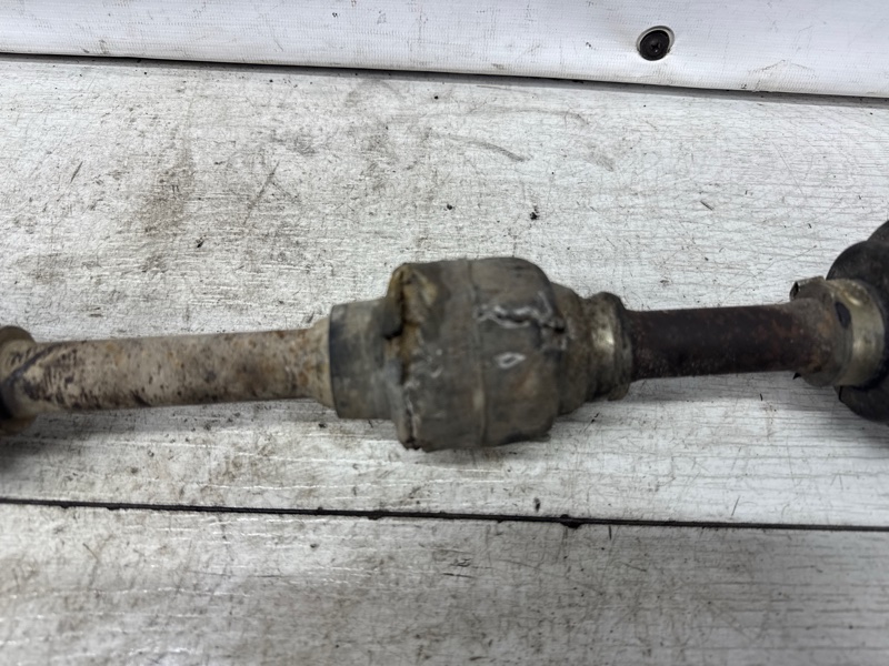 Привод передний правый АКПП Mitsubishi Outlander cu 2.4 бензин 4G69