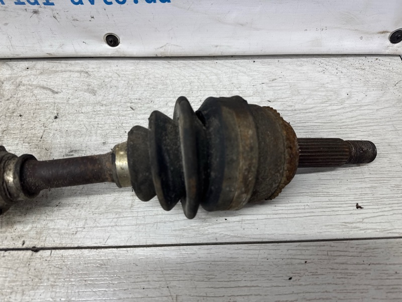 Привод передний правый АКПП Outlander 2003-2006 cu 2.4 бензин 4G69