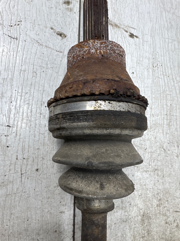 Привод задний Mitsubishi Outlander cu 2.4 бензин 4G69