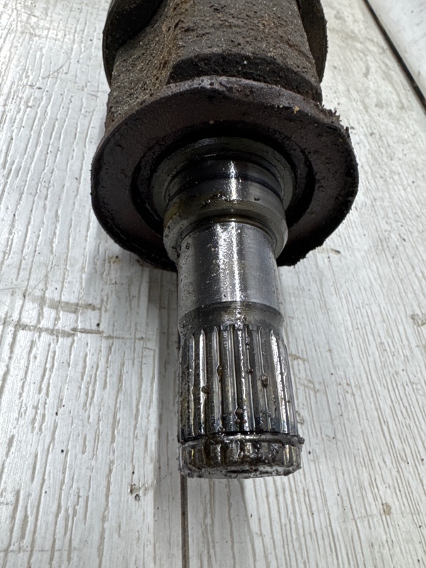 Привод задний Outlander 2003-2006 cu 2.4 бензин 4G69