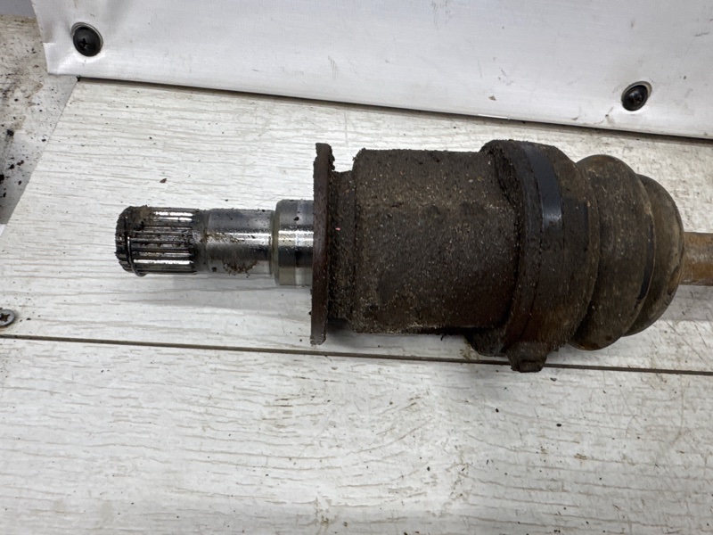 Привод задний Outlander 2003-2006 cu 2.4 бензин 4G69