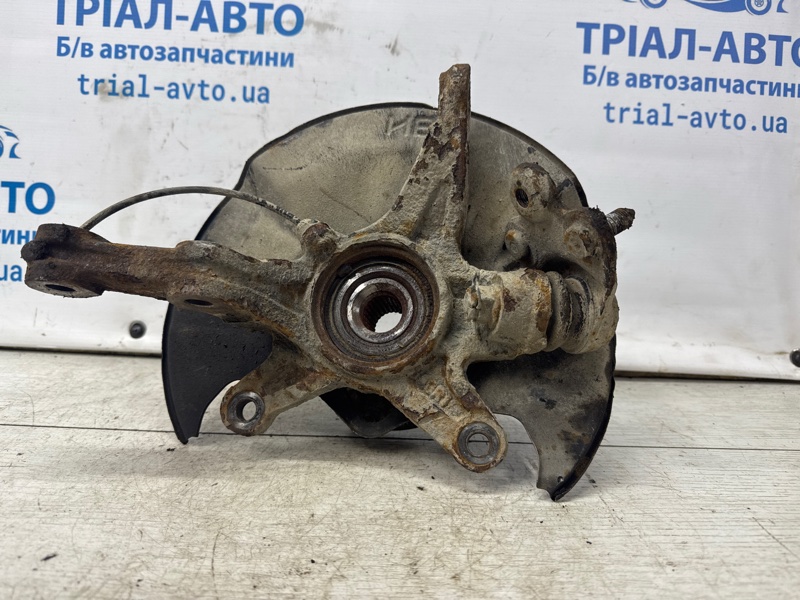 Кулак поворотный правый со ступицей Honda Civic 2005-2012 FD 1.8 бензин R18A Б/У