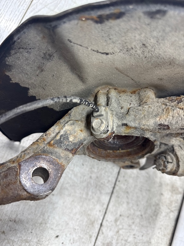 Кулак поворотный правый со ступицей Civic 2005-2012 FD 1.8 бензин R18A