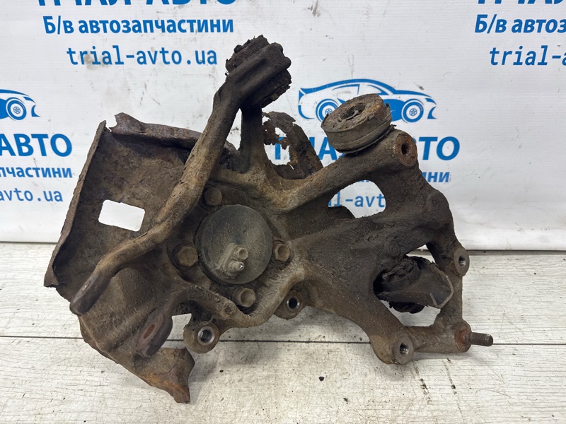 Цапфа задняя правая со ступицей 6 2007-2013 GH 2.5 бензин L5-VE