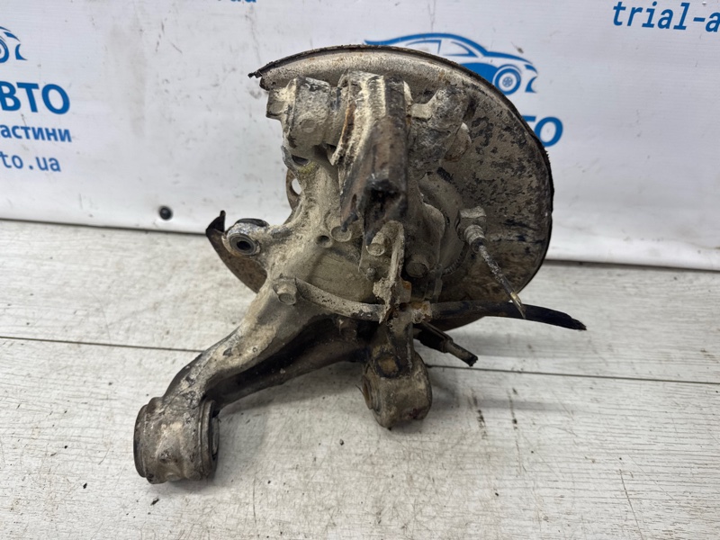 Цапфа задняя правая со ступицей Civic 2005-2012 FD 1.8 бензин R18A