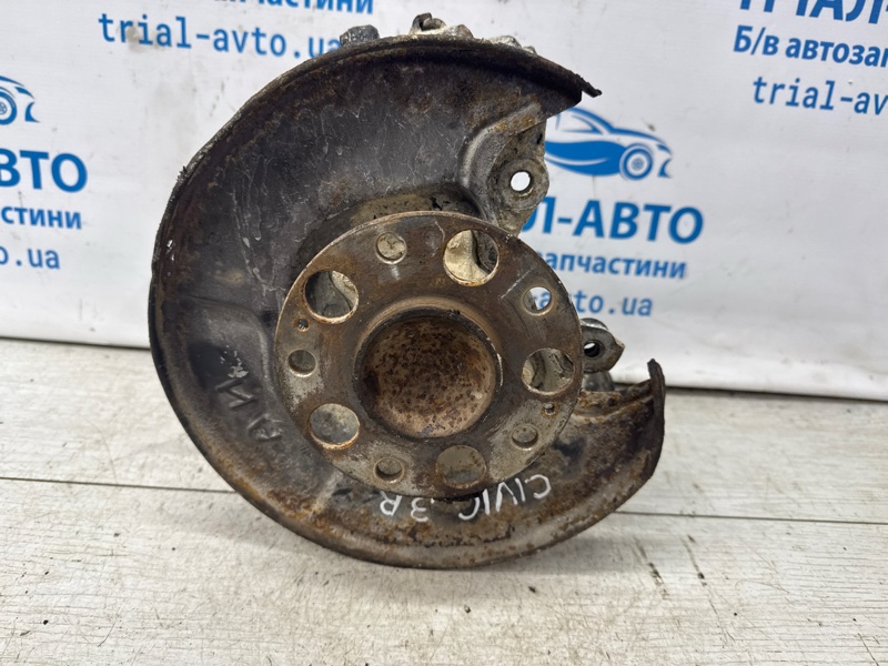 Цапфа задняя правая со ступицей Civic 2005-2012 FD 1.8 бензин R18A