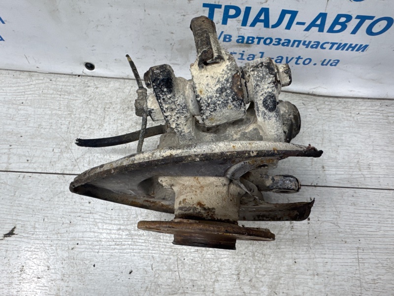 Цапфа задняя правая со ступицей Civic 2005-2012 FD 1.8 бензин R18A