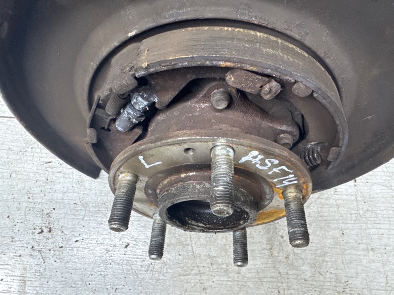 Цапфа задняя левая со ступицей Santa fe 2012-2019 DM 2.2 diesel D4HB