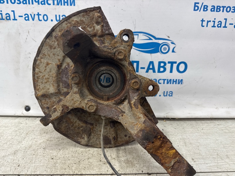 Кулак поворотный левый со ступицей Suzuki Grand Vitara 2005-2016 JT 2.7 бензин H27A Б/У