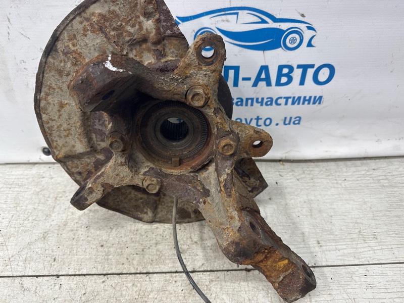 Кулак поворотный левый со ступицей Grand Vitara 2005-2016 JT 2.7 бензин H27A