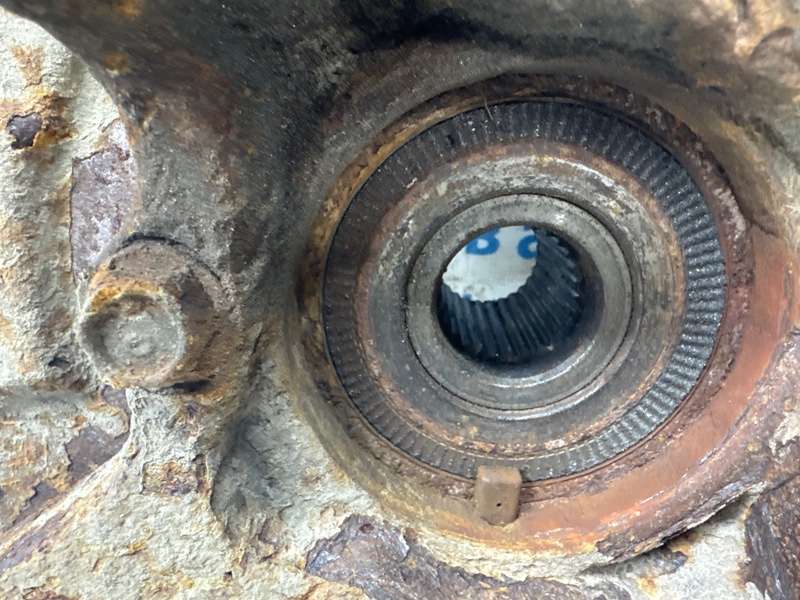 Кулак поворотный левый со ступицей Grand Vitara 2005-2016 JT 2.7 бензин H27A