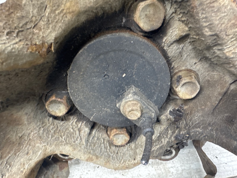 Цапфа задняя левая со ступицей Mazda 6 GH 2.5 бензин L5-VE