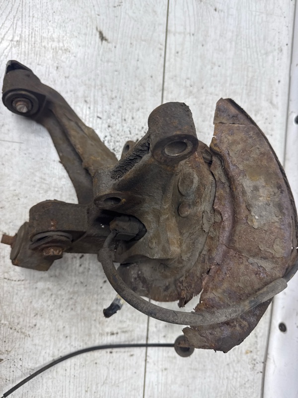 Цапфа задняя левая со ступицей Toyota Camry XV30 3.0 Бензин 1MZFE