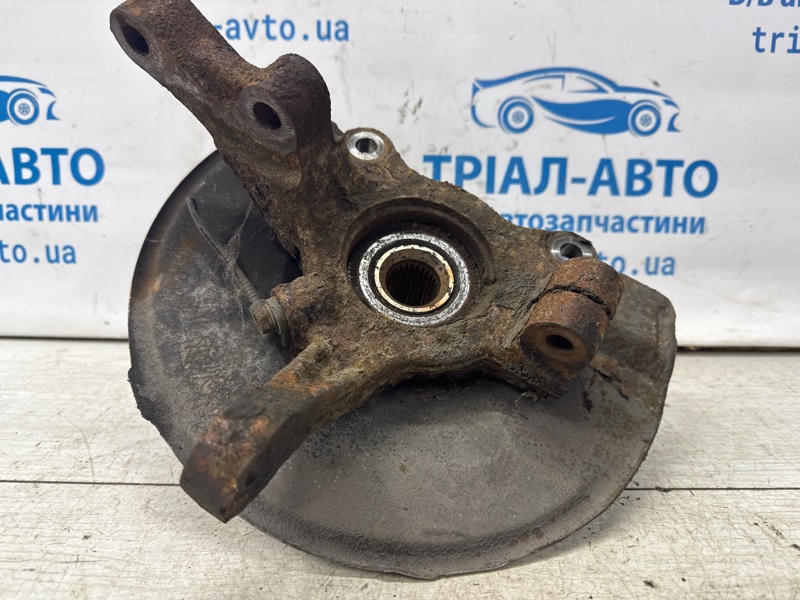 Кулак поворотный левый со ступицей Mitsubishi Outlander 2007-2012 XL 2.4 бензин 4b12 Б/У