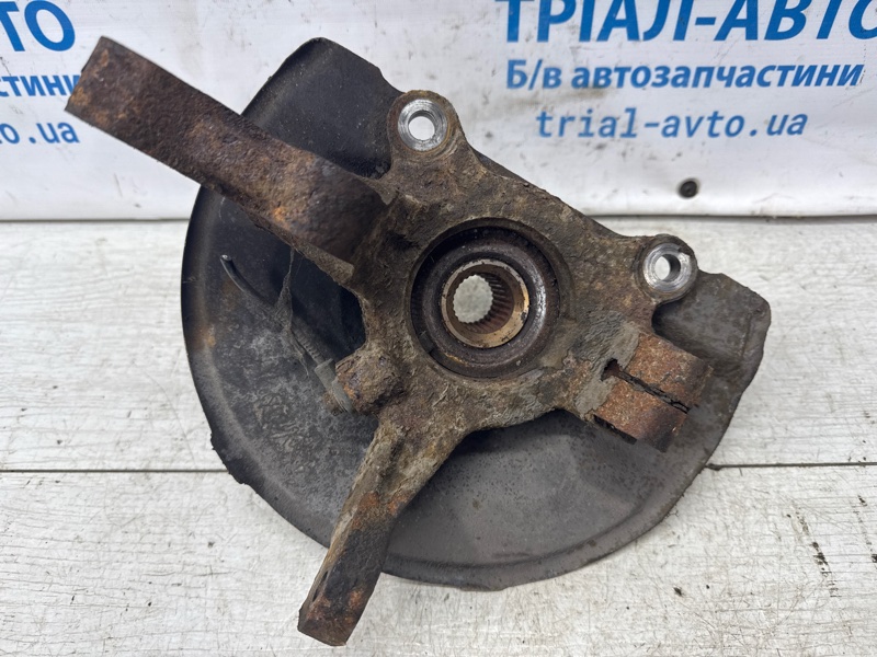 Кулак поворотный левый со ступицей Outlander 2007-2012 XL 2.4 бензин 4b12