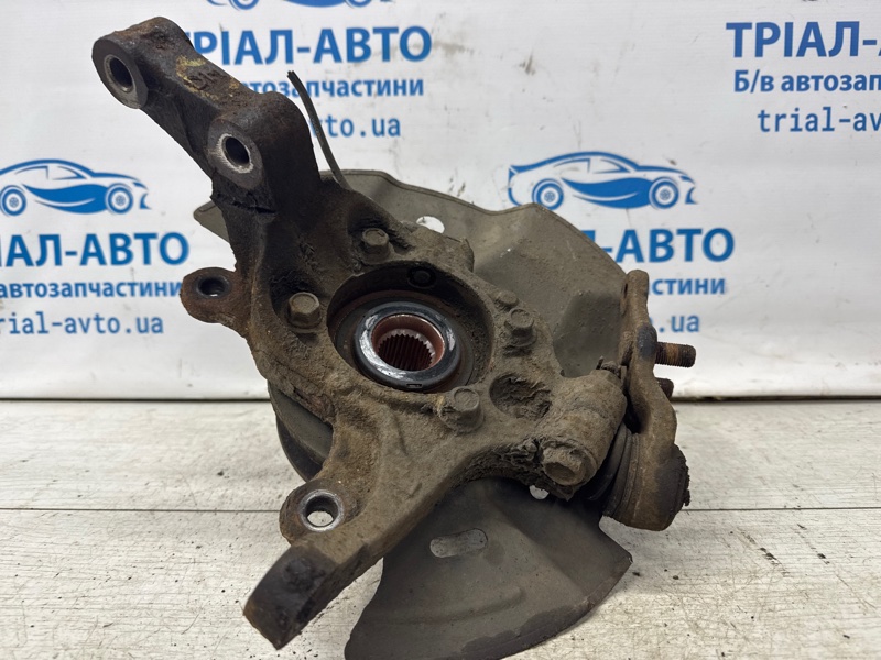 Кулак поворотный левый со ступицей Hyundai IX35 2009-2015 LM 1.7 diesel D4FD Б/У