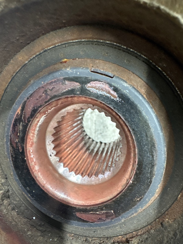 Кулак поворотный левый со ступицей IX35 2009-2015 LM 1.7 diesel D4FD